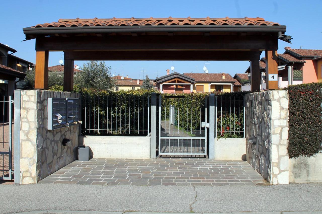 Casa Vacanze Da Riki Appartamento 2 Peschiera del Garda Buitenkant foto